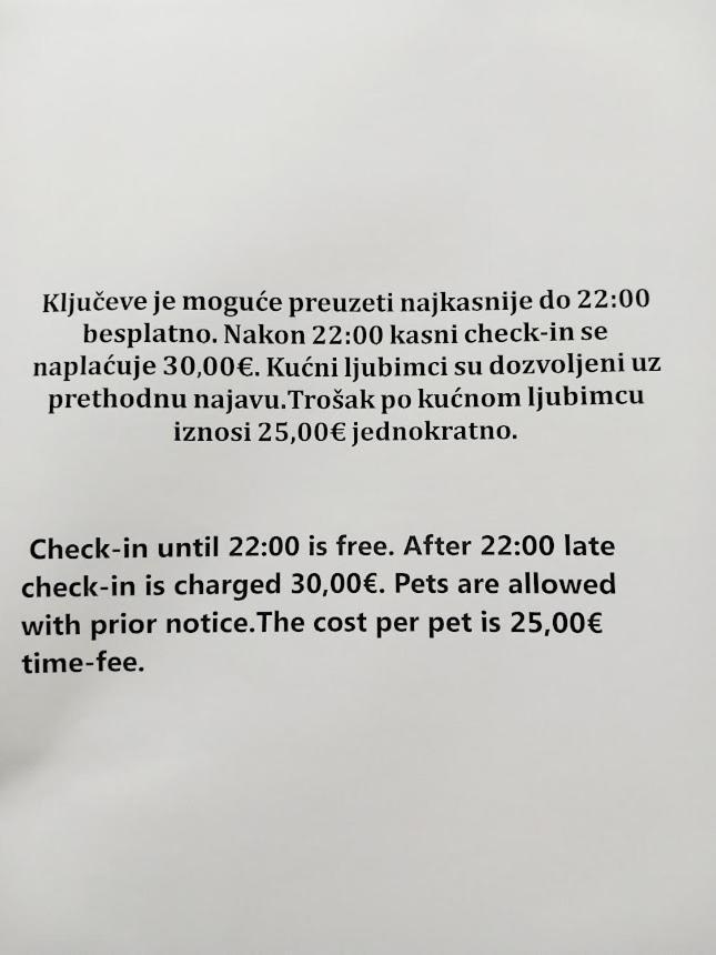 Studio Apartman Krila Wings- Parking In Garage Zagreb Exteriör bild